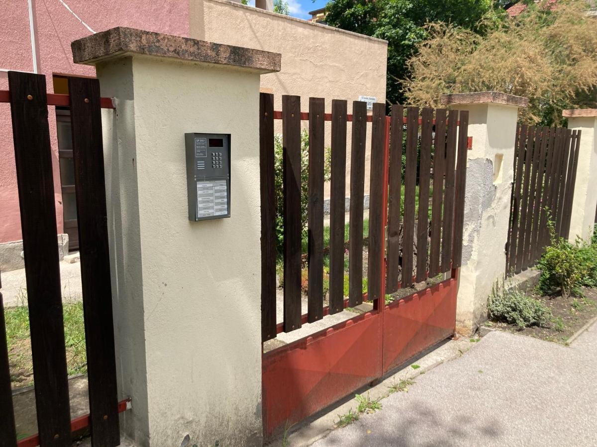 Roland Apartmant Zuglo Budapest Bagian luar foto