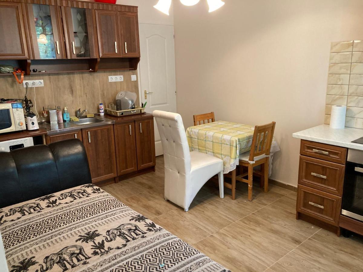 Roland Apartmant Zuglo Budapest Bagian luar foto