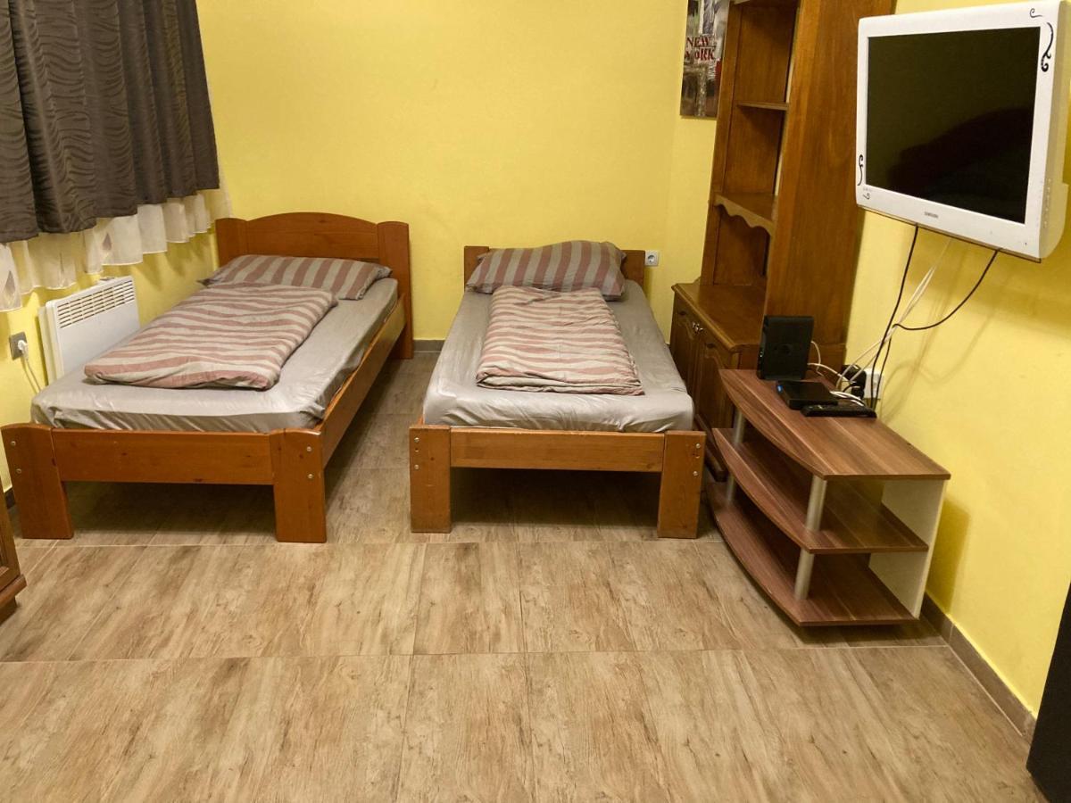 Roland Apartmant Zuglo Budapest Bagian luar foto
